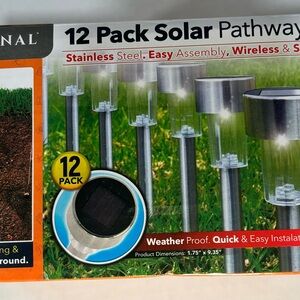 Solar pathway lights